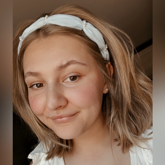 Meet your Posher, Erika - Picture 1 of 1